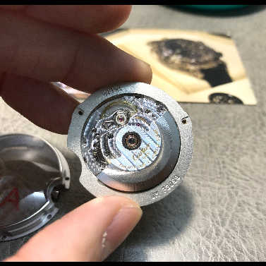  如何分辨瑞士ETA机芯和国产海鸥机芯