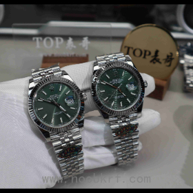V厂clean工厂劳力士日志41毫米绿盘水波纹坑纹126334丹东3235机芯对比VS工厂劳力士日志41毫米真假对比评测